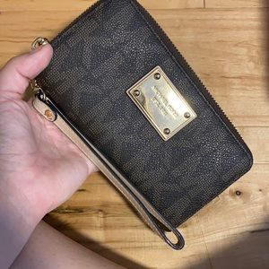 Michael kors wallet